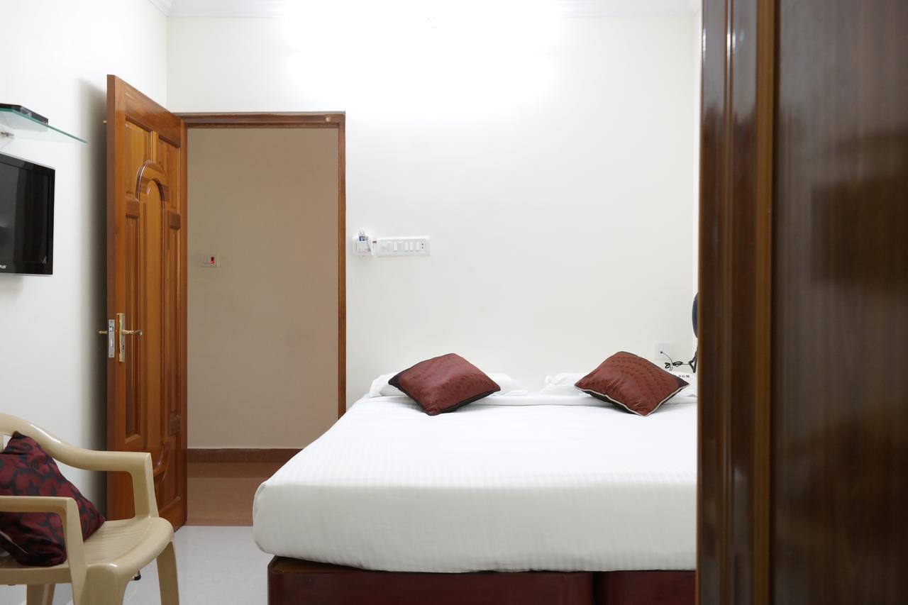 Sakthi Guest House Пудучеррі Екстер'єр фото