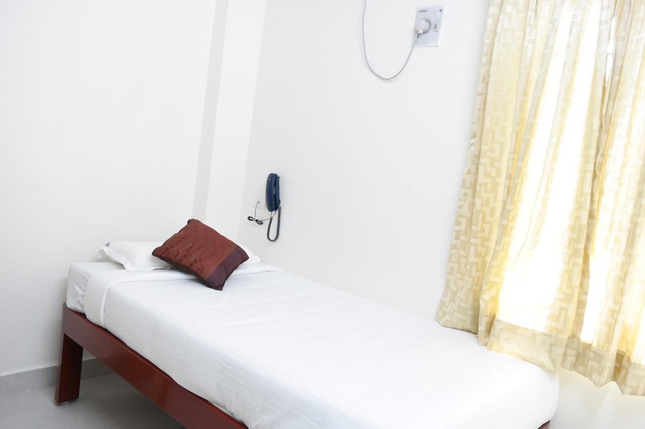 Sakthi Guest House Пудучеррі Екстер'єр фото